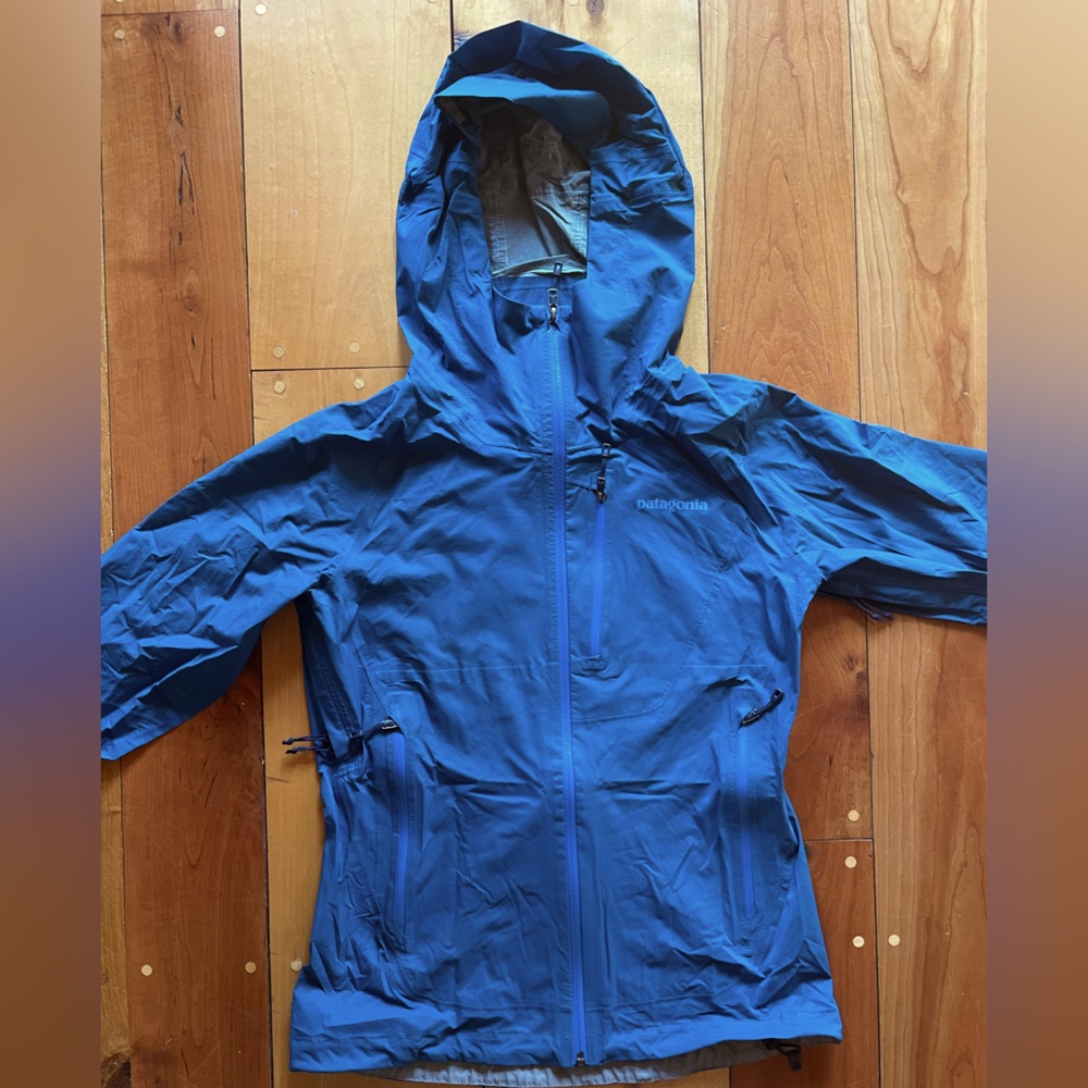 Patagonia Women’s Stretch Rainshadow Jacket